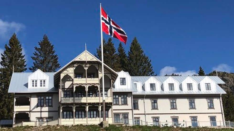 BESØK!